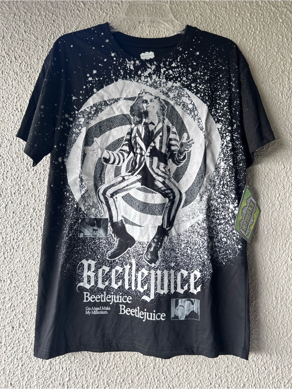 Beetlejuice graphic t-shirt short sleeves men’s  large NWT